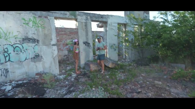 Не просто так он ее в заброшку привел #1