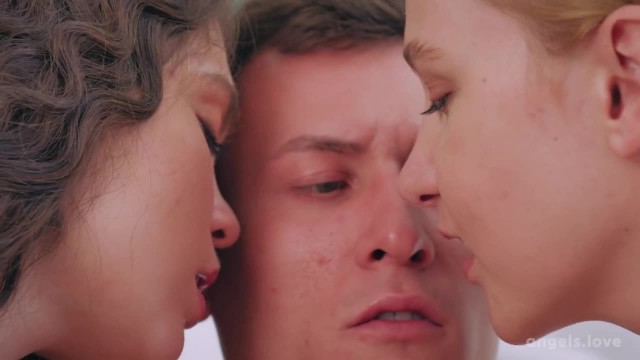 Две нереально доступные подружки #2